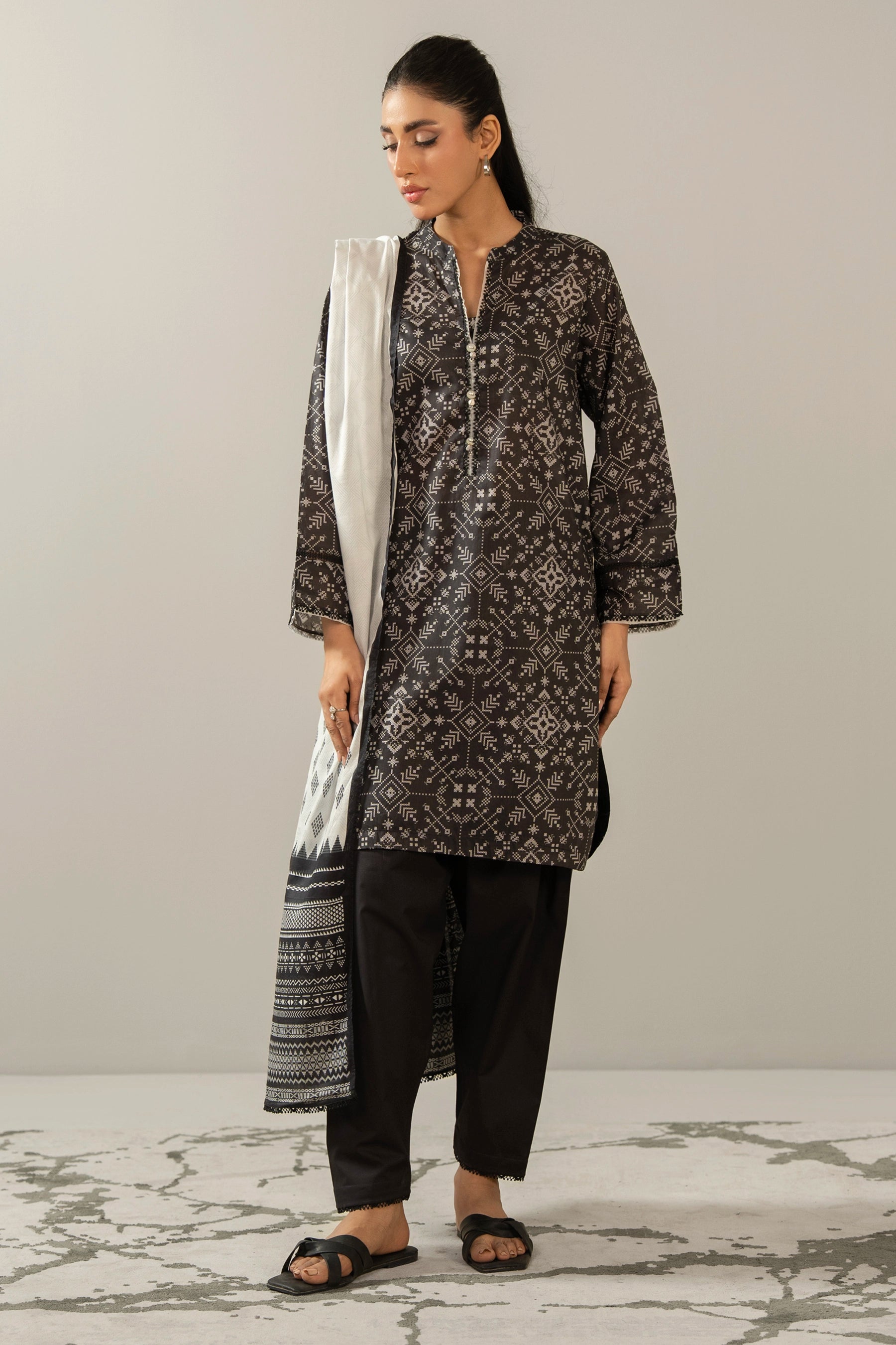 PRINTED LAWN STITCHED 3 PIECE SUIT