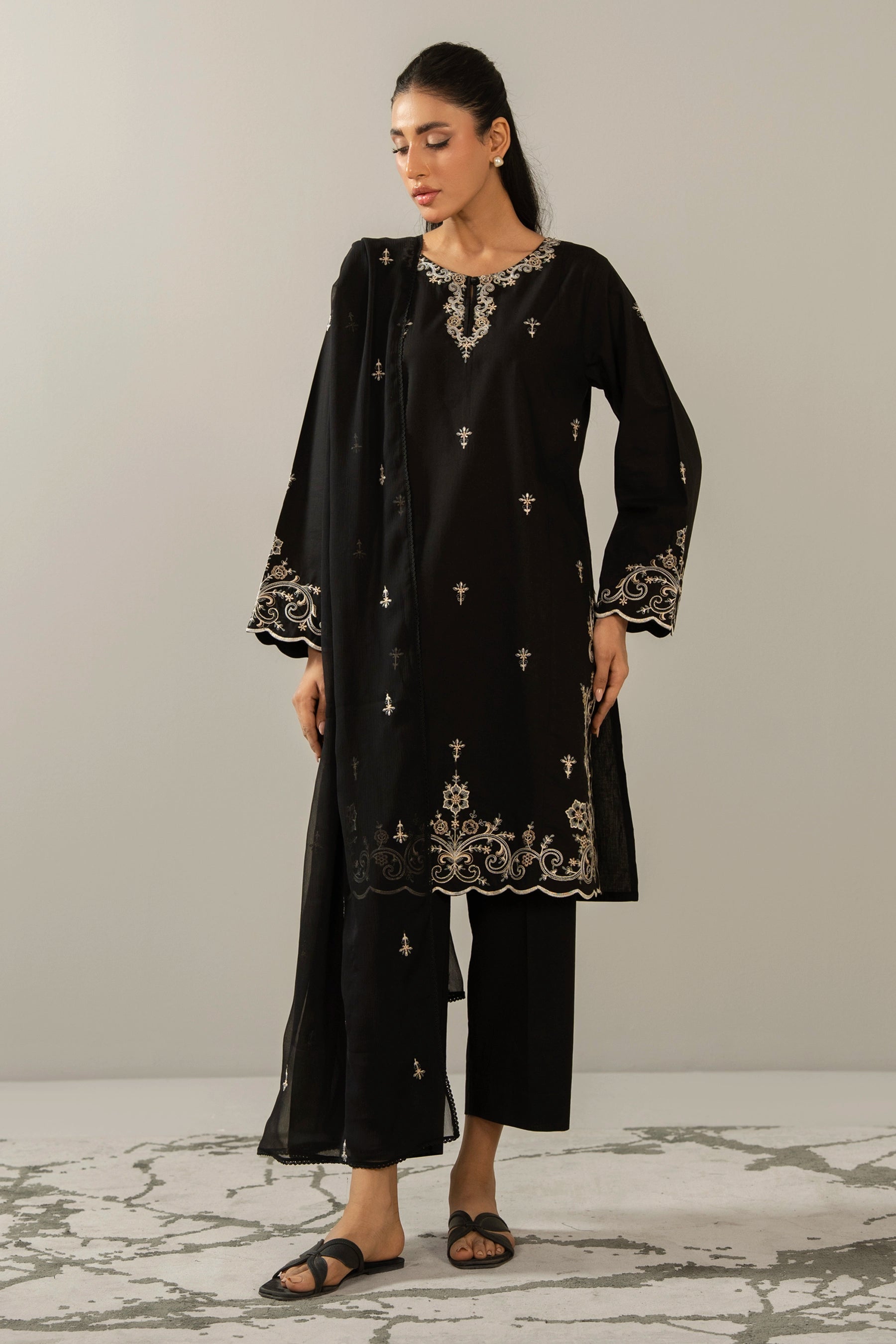EMBROIDERED CAMBRIC STITCHED 3 PIECE SUIT