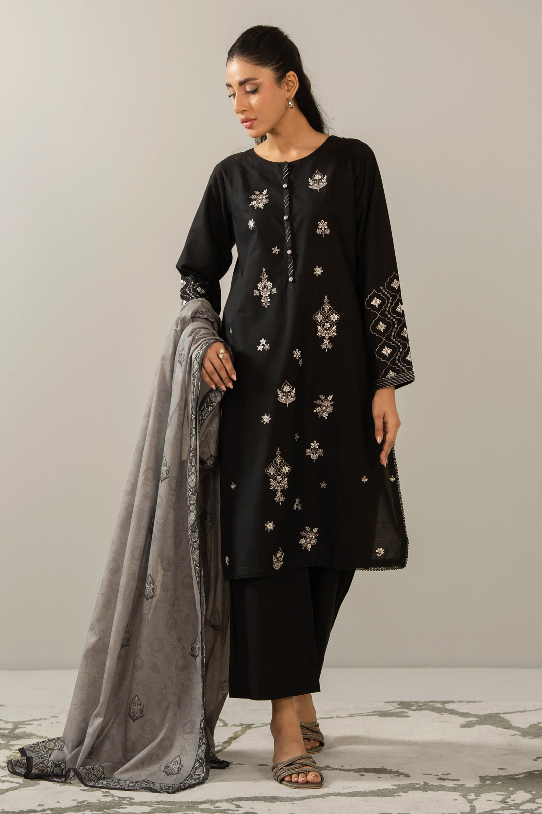 EMBROIDERED CAMBRIC STITCHED 3 PIECE SUIT