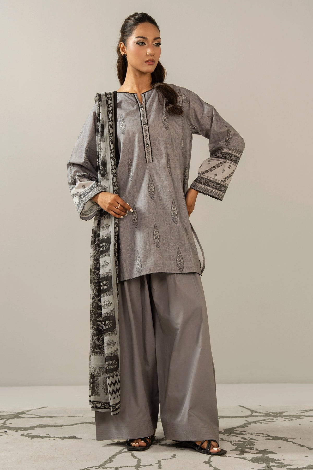 STITCHED 3 PIECE SUIT