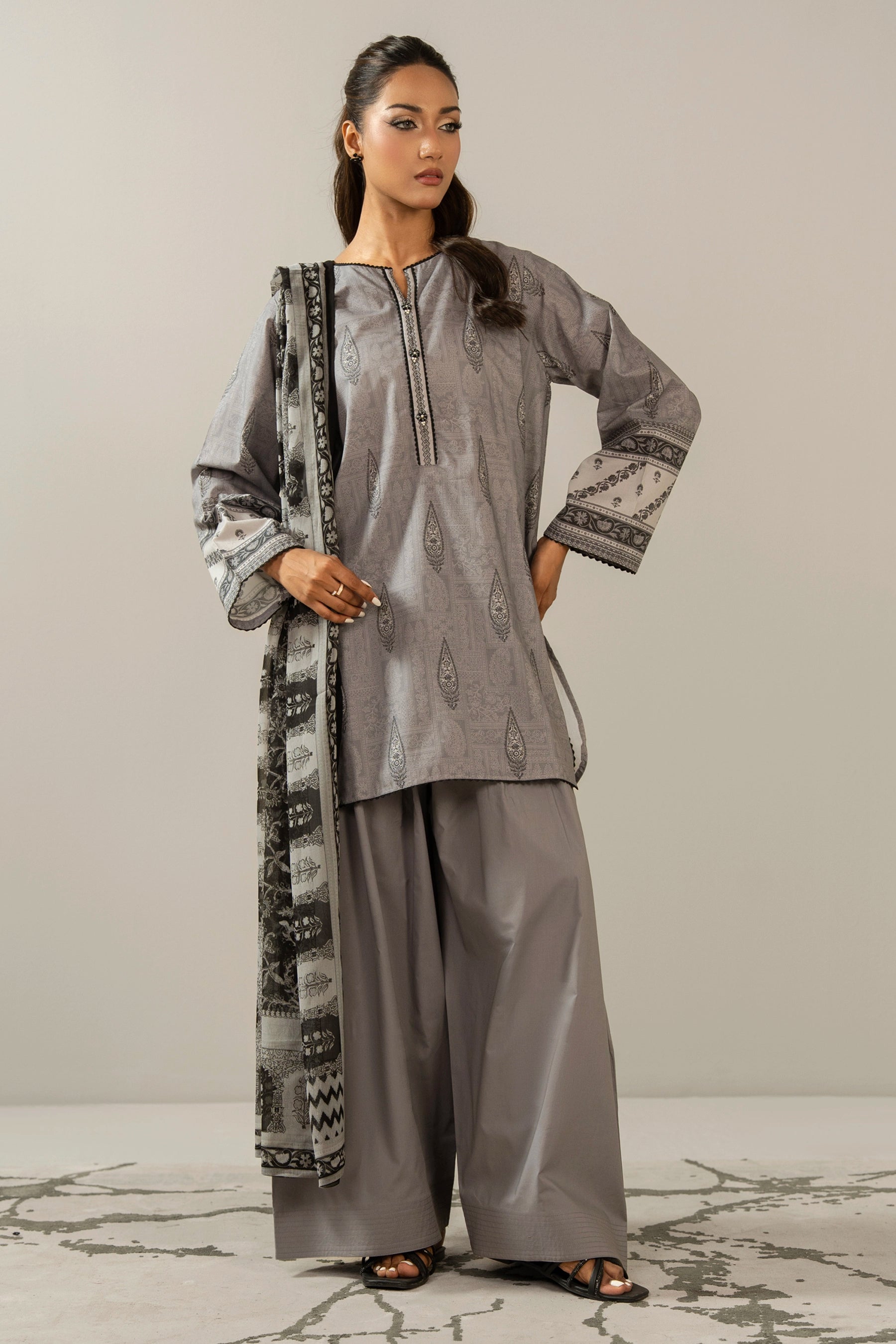 PRINTED CAMBRIC STITCHED 3 PIECE SUIT