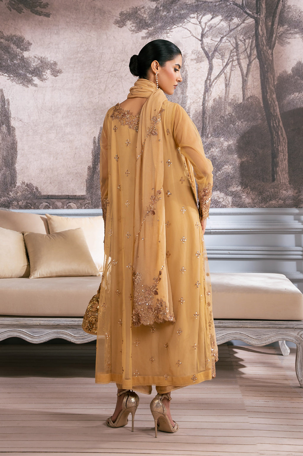 UNSTITCHED EMBROIDERED SUIT