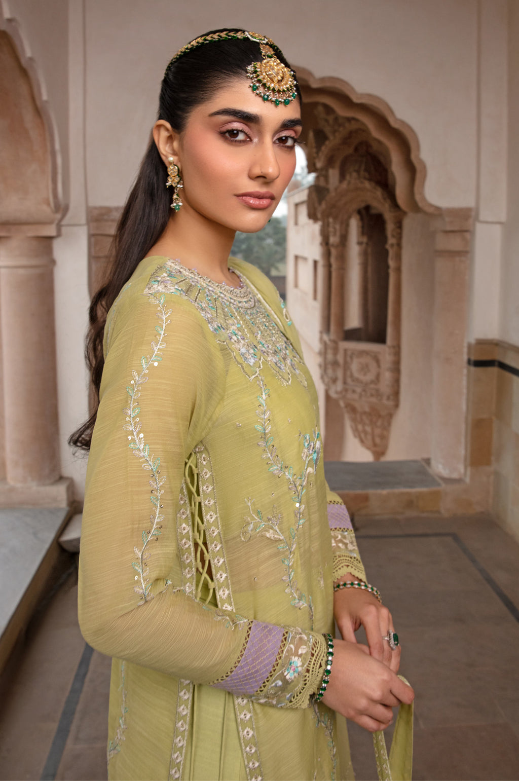 UNSTITCHED EMBROIDERED SUIT