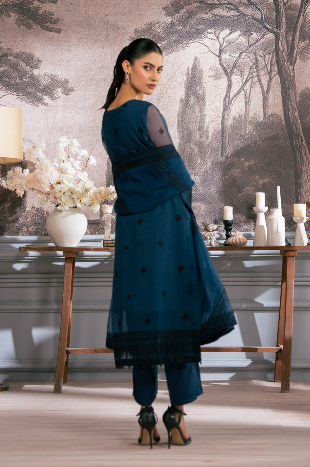 UNSTITCHED EMBROIDERED SUIT