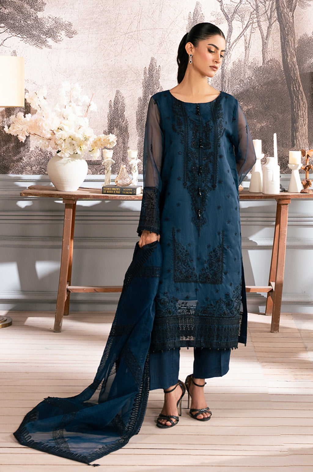 EMBROIDERED SHIRT BOTTOM