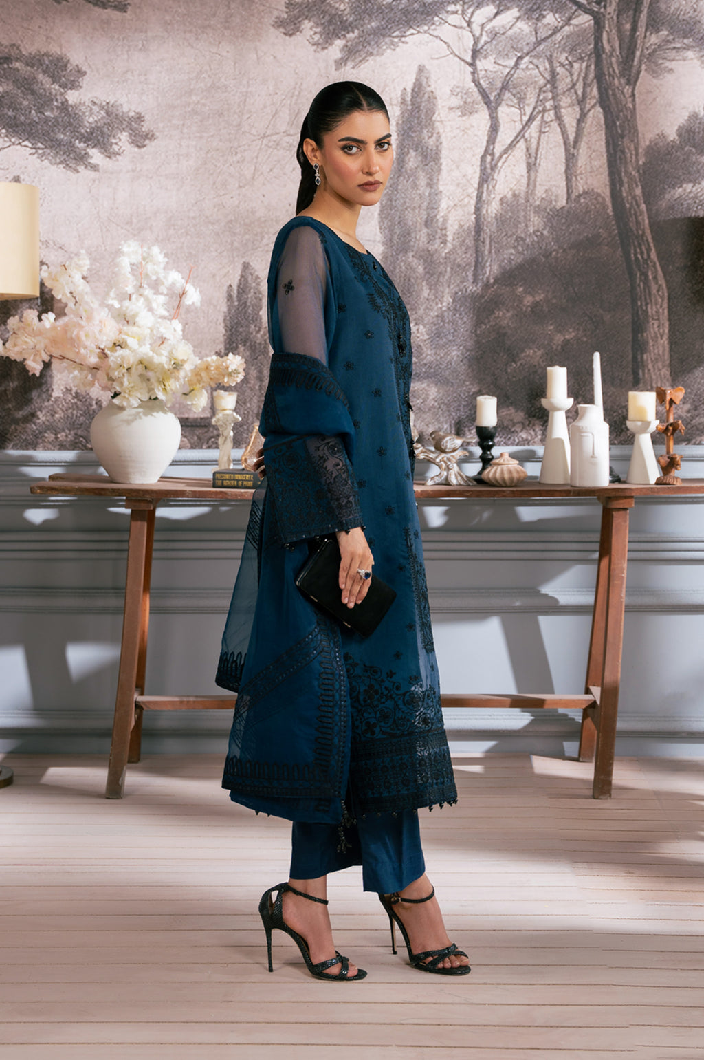 UNSTITCHED EMBROIDERED SUIT
