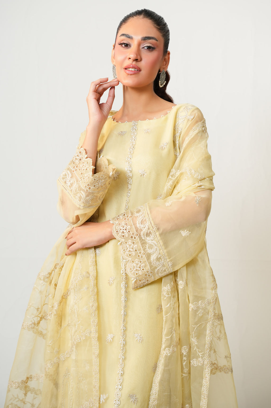 UNSTITCHED EMBROIDERED SUIT