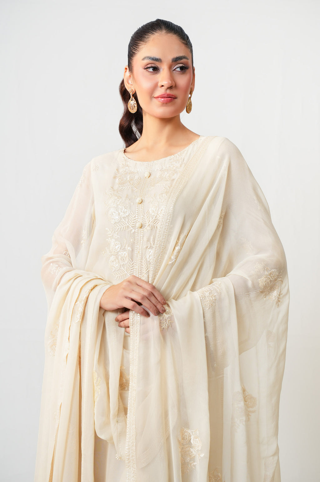 UNSTITCHED EMBROIDERED SUIT