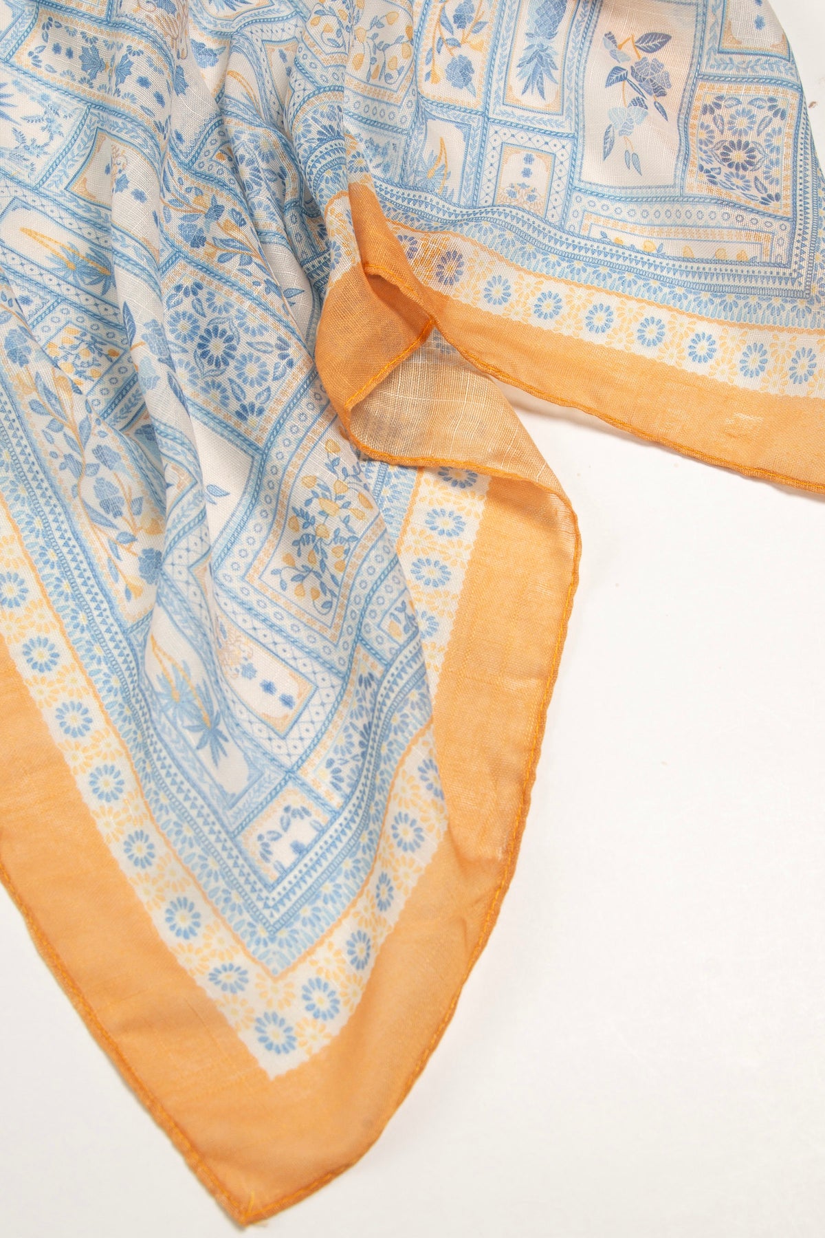 DIGITAL SCARF