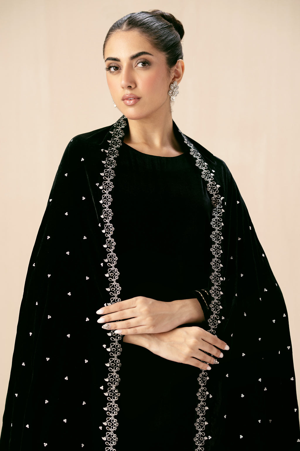 Embroidered Velvet Shawl - Sparkling Black