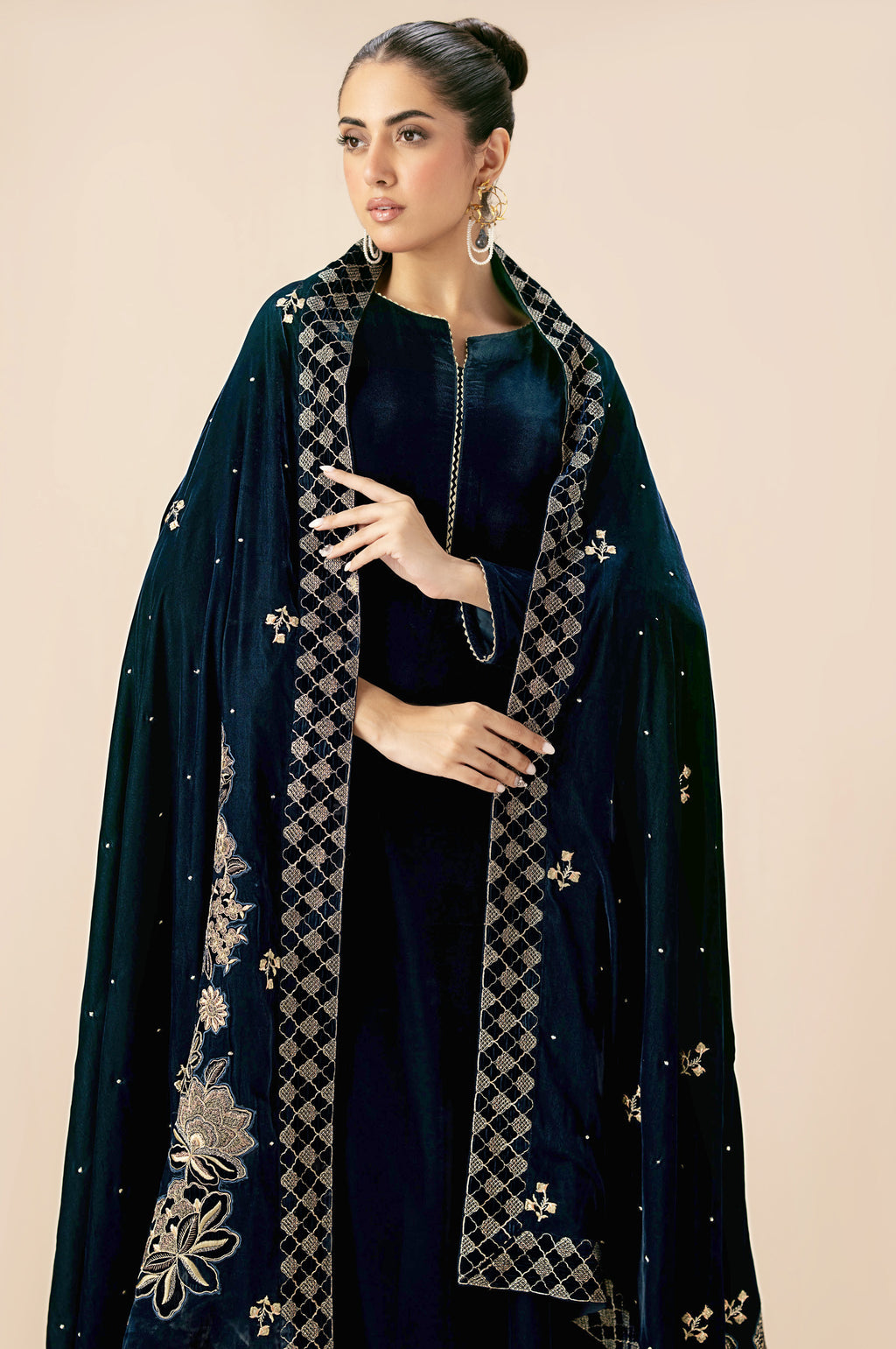Embroidered Velvet Shawl - Teal