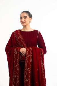 EMBROIDERED VELVET SHAWL (FACTORY E-OUTLET)