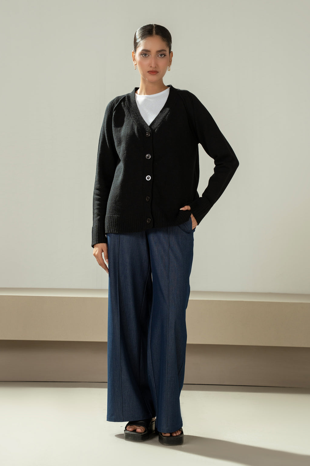 STYLIZED TRADITIONAL BUTTON DOWN