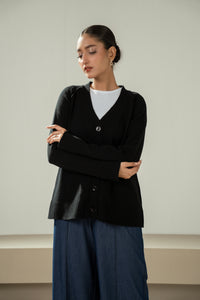 STYLIZED TRADITIONAL BUTTON DOWN