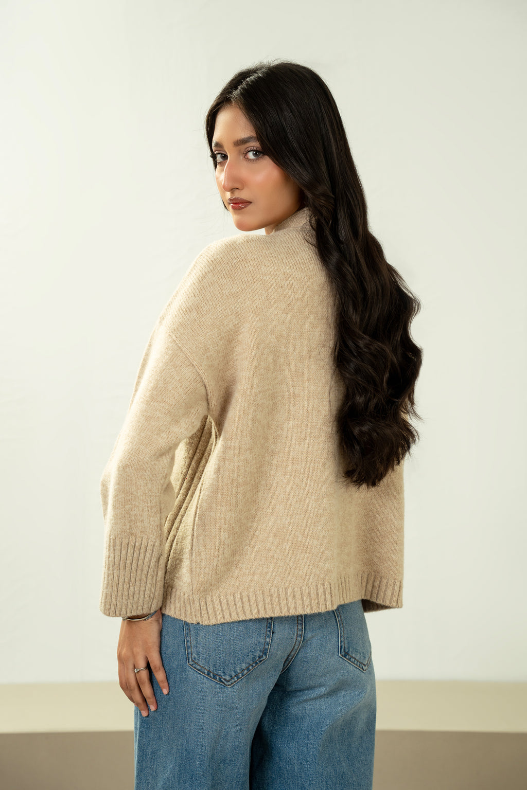 STYLIZED TRADITIONAL BUTTON DOWN