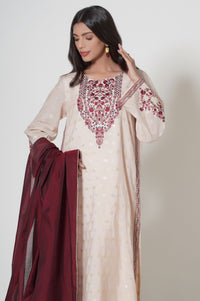 Unstitched 3 Piece Embroidered Zari Jacquard Suit