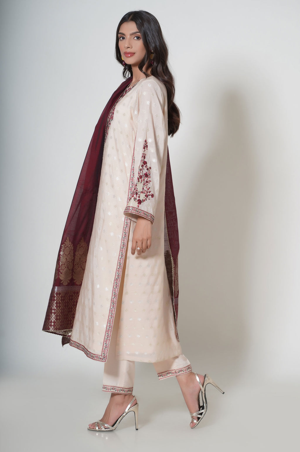 Unstitched 3 Piece Embroidered Zari Jacquard Suit