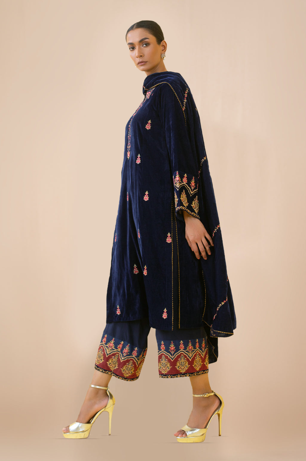 EMBROIDERED VELVET SUIT