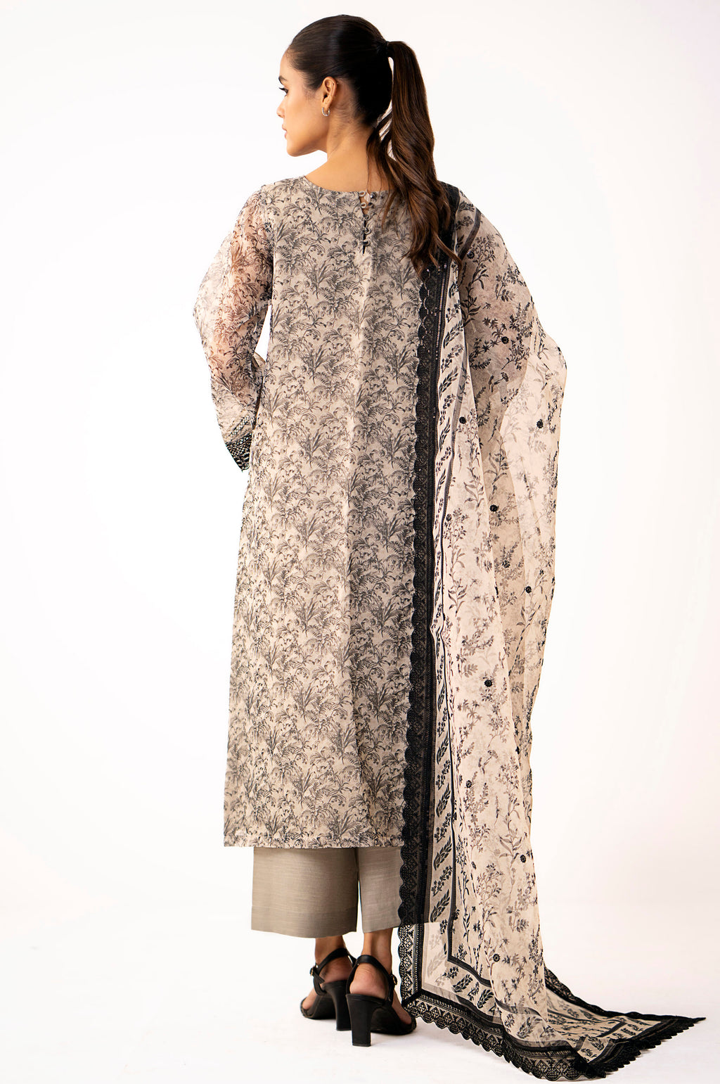 UNSTITCHED EMBROIDERED SUIT
