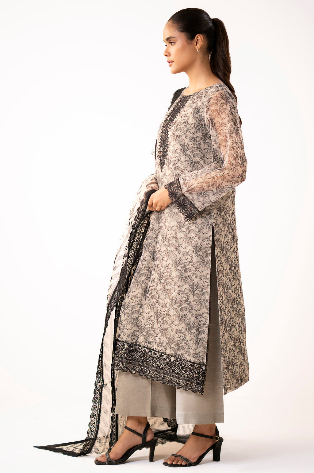 UNSTITCHED EMBROIDERED SUIT