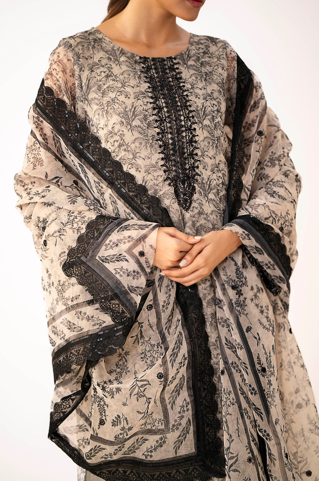 UNSTITCHED EMBROIDERED SUIT