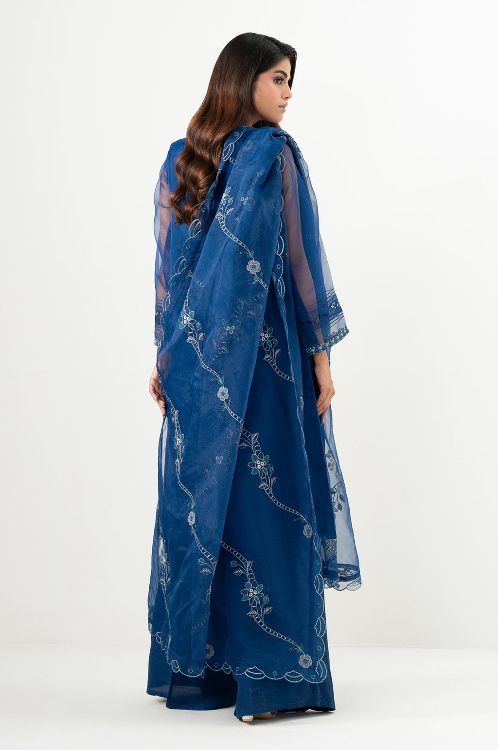 UNSTITCHED EMBROIDERED SUIT