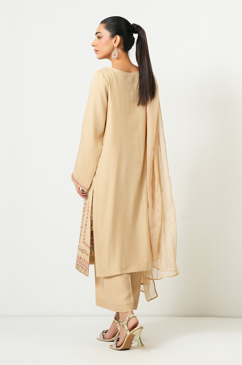 UNSTITCHED EMBROIDERED SUIT