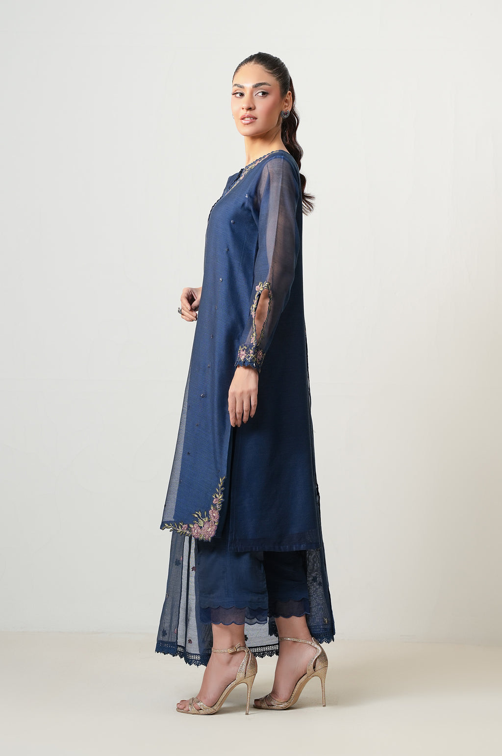 UNSTITCHED EMBROIDERED SUIT