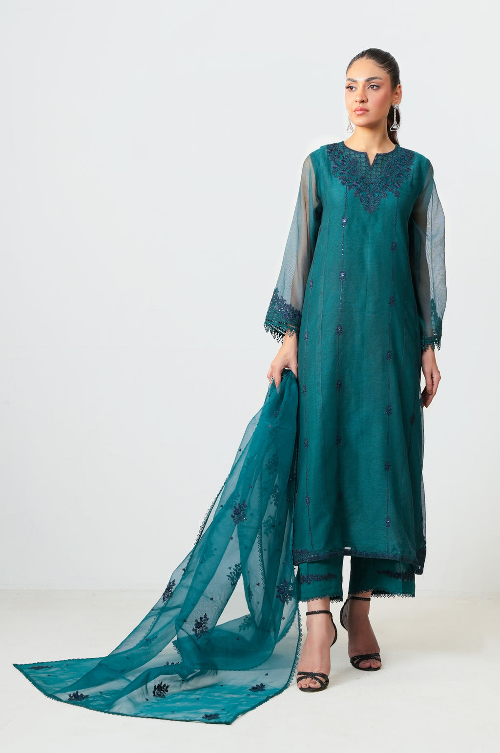 UNSTITCHED EMBROIDERED SUIT