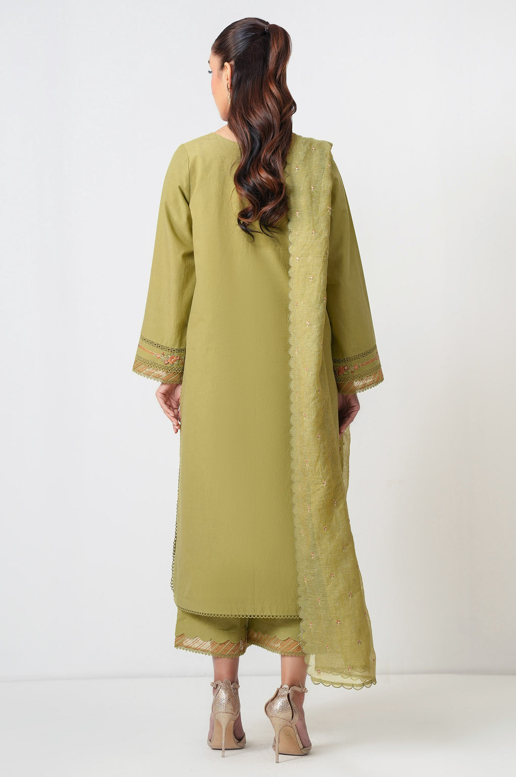 UNSTITCHED EMBROIDERED SUIT