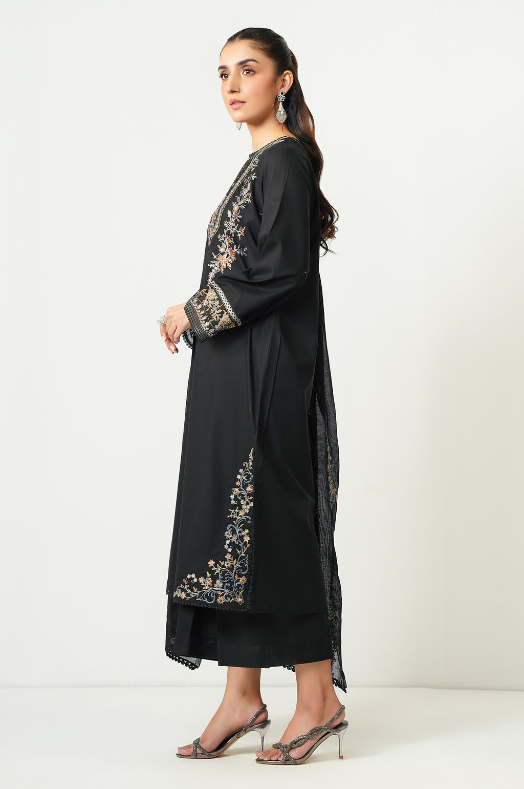 UNSTITCHED EMBROIDERED SUIT