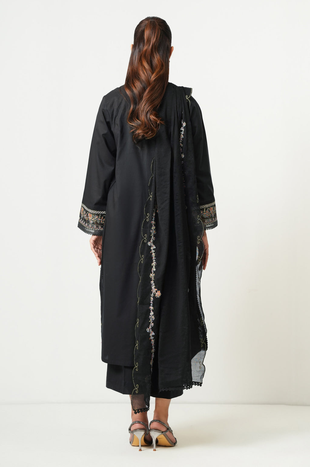 UNSTITCHED EMBROIDERED SUIT