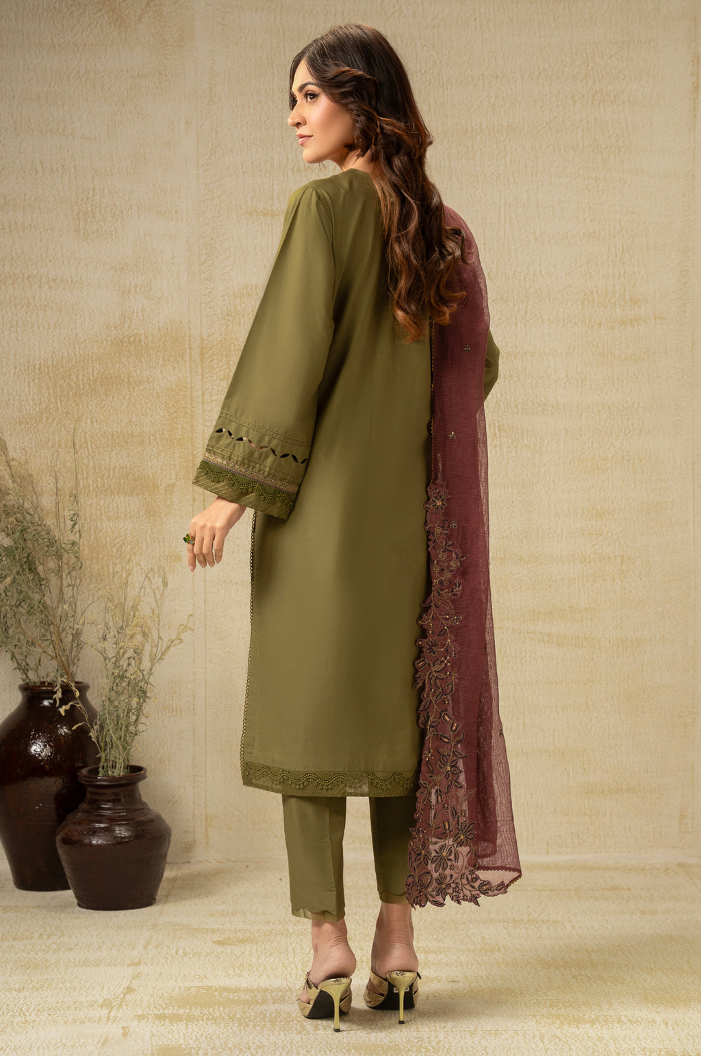 UNSTITCHED EMBROIDERED SUIT