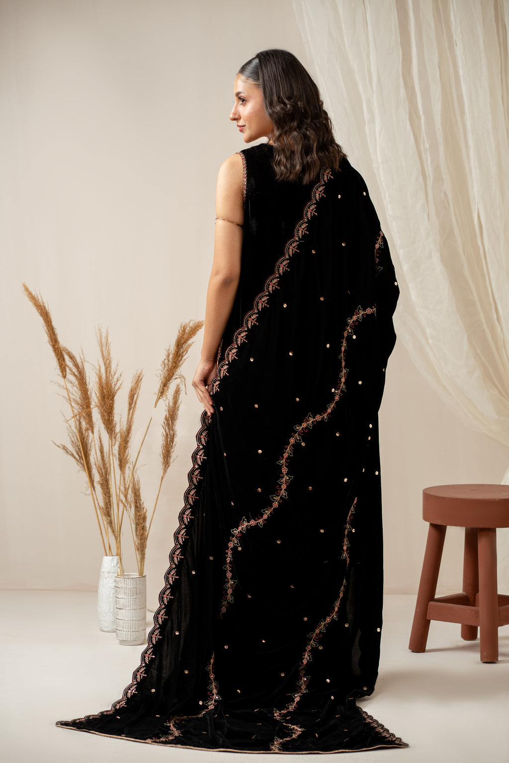 UNSTITCHED EMBROIDERED SUIT