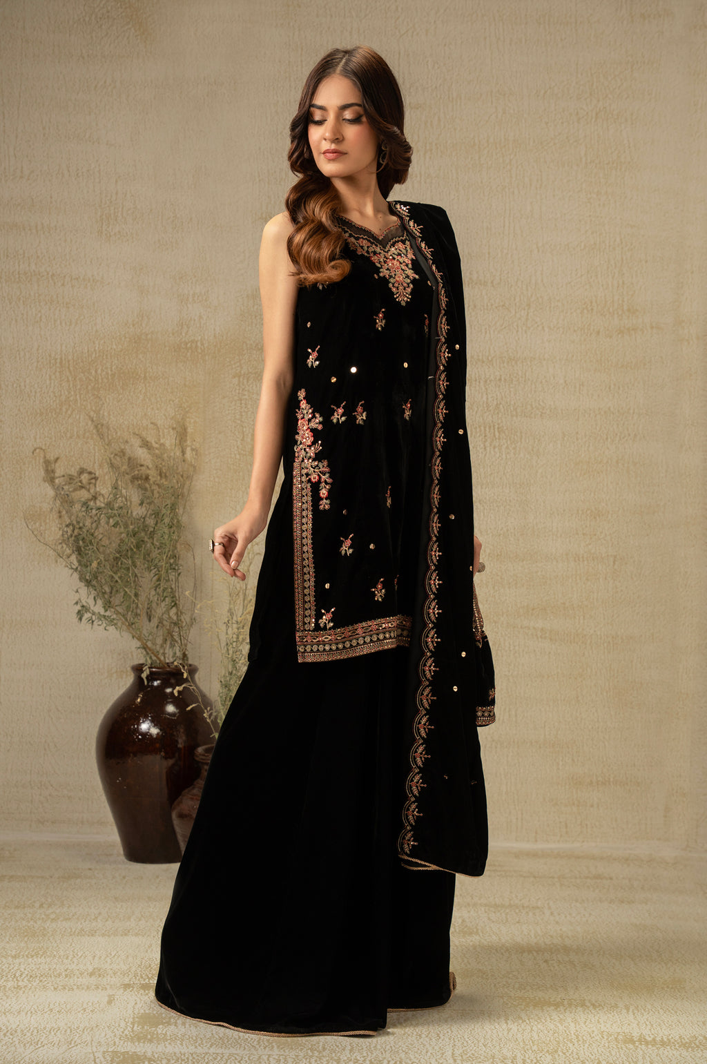 UNSTITCHED EMBROIDERED SUIT