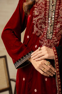 UNSTITCHED EMBROIDERED SUIT