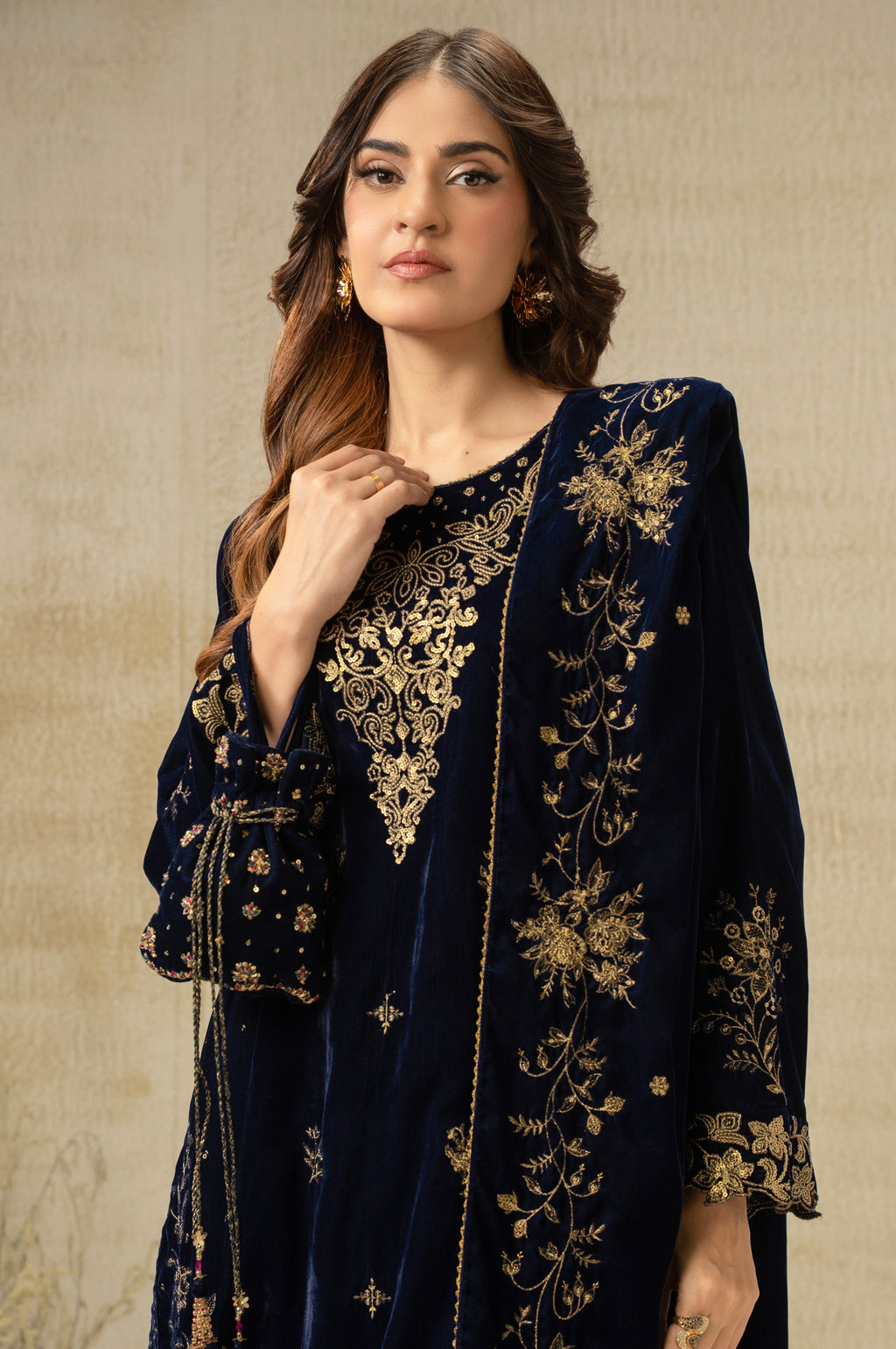 UNSTITCHED EMBROIDERED SUIT