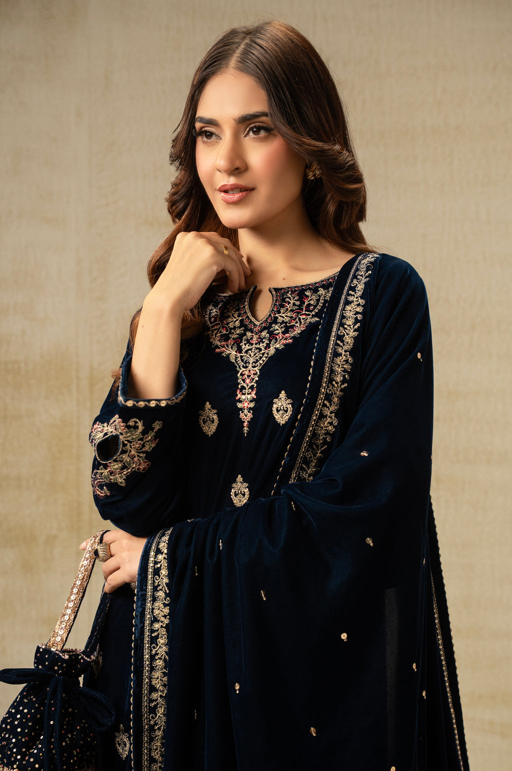 UNSTITCHED EMBROIDERED SUIT