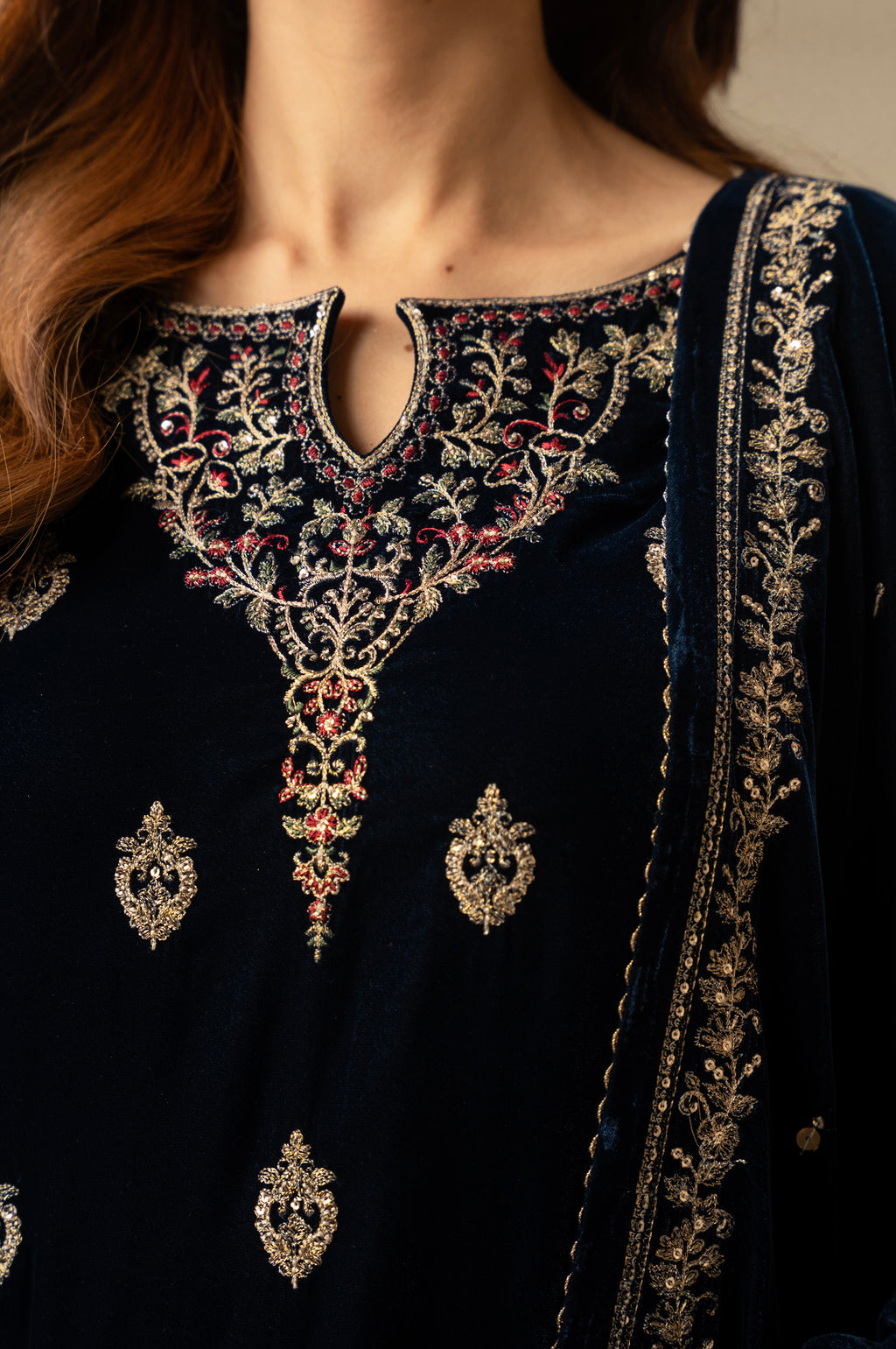 UNSTITCHED EMBROIDERED SUIT