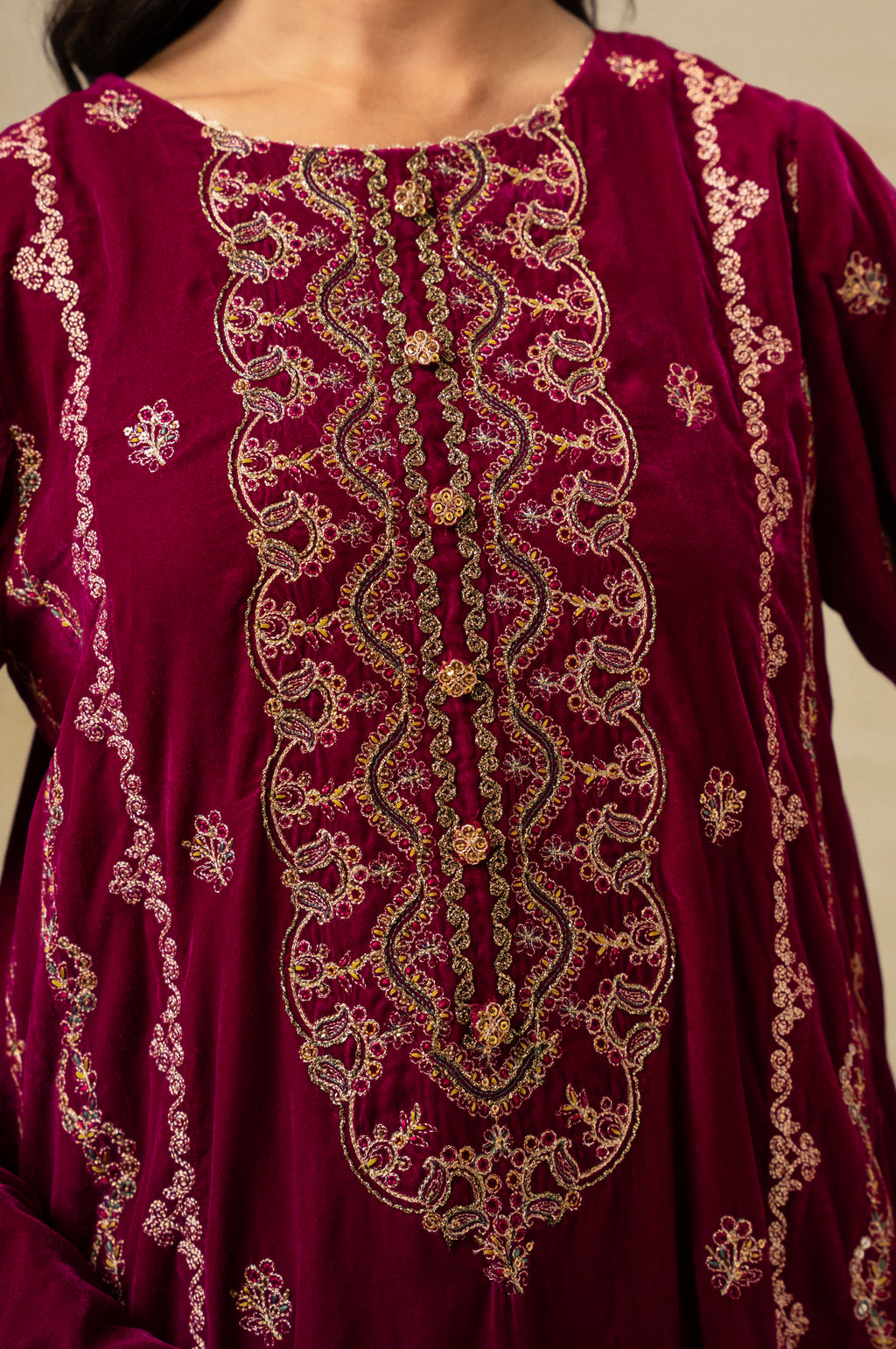 UNSTITCHED EMBROIDERED SUIT