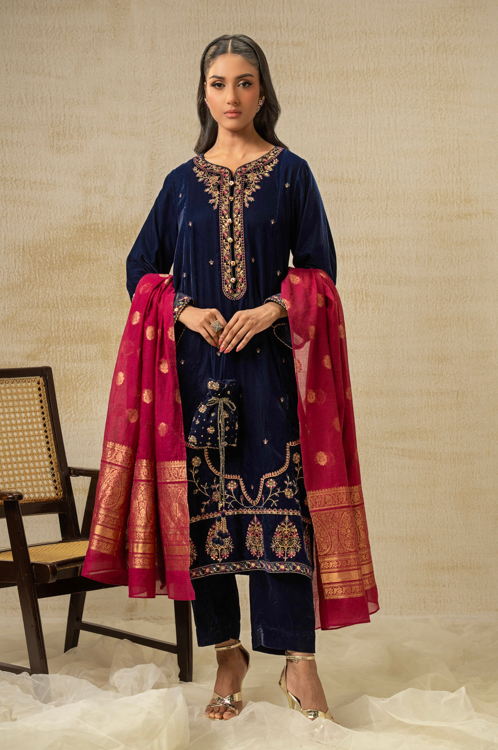 UNSTITCHED EMBROIDERED SUIT