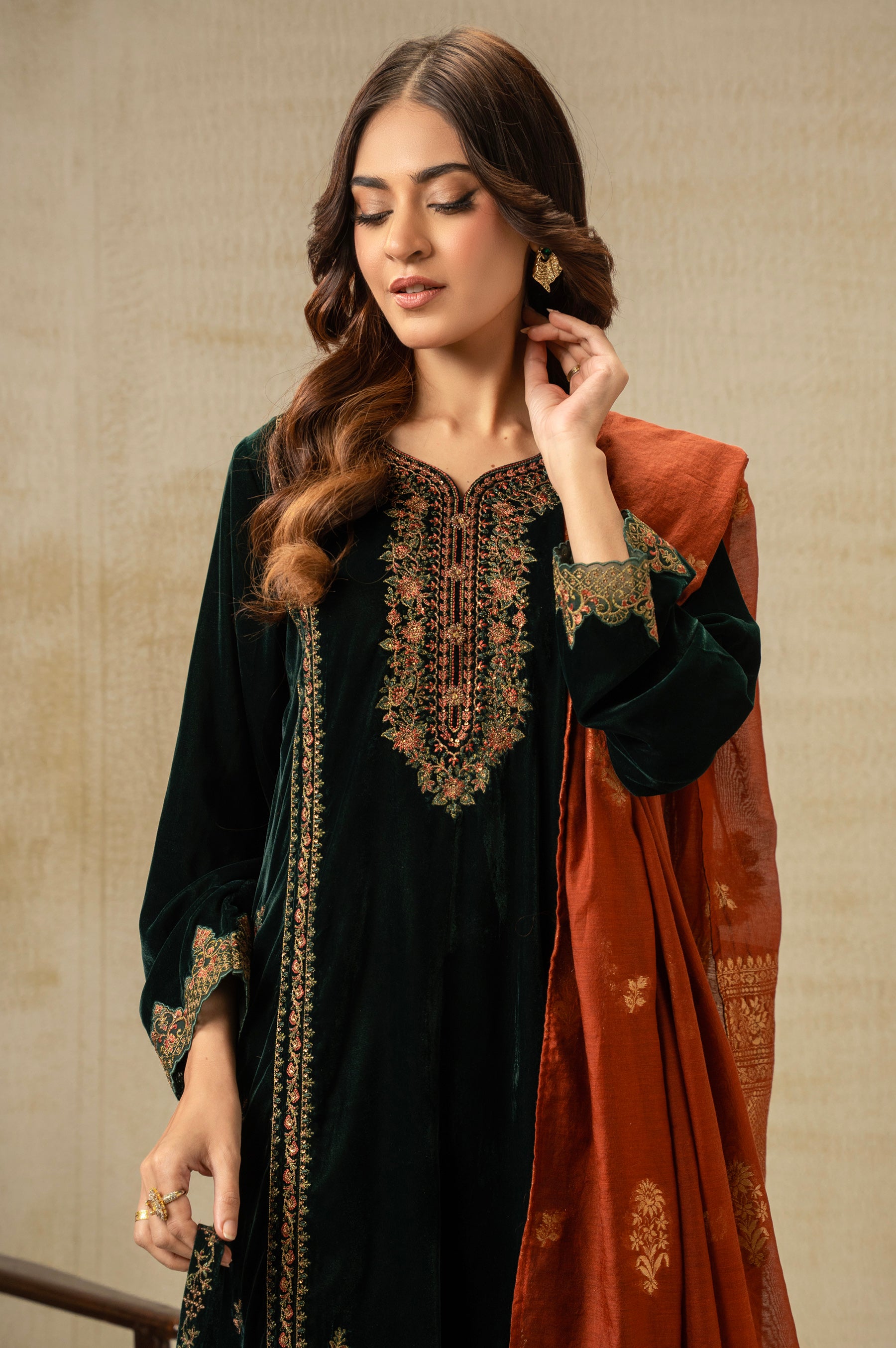 EMBROIDERED VELVET UNSTITCHED SHIRT BOTTOM