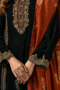 UNSTITCHED EMBROIDERED SUIT