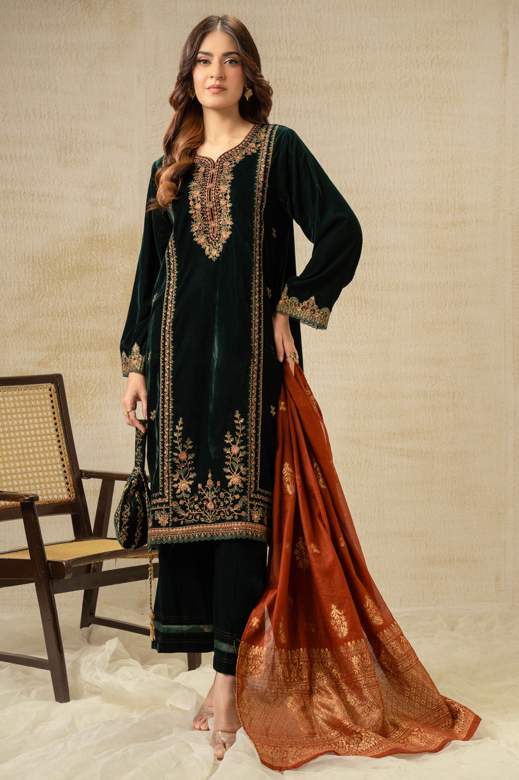 EMBROIDERED VELVET UNSTITCHED SHIRT BOTTOM
