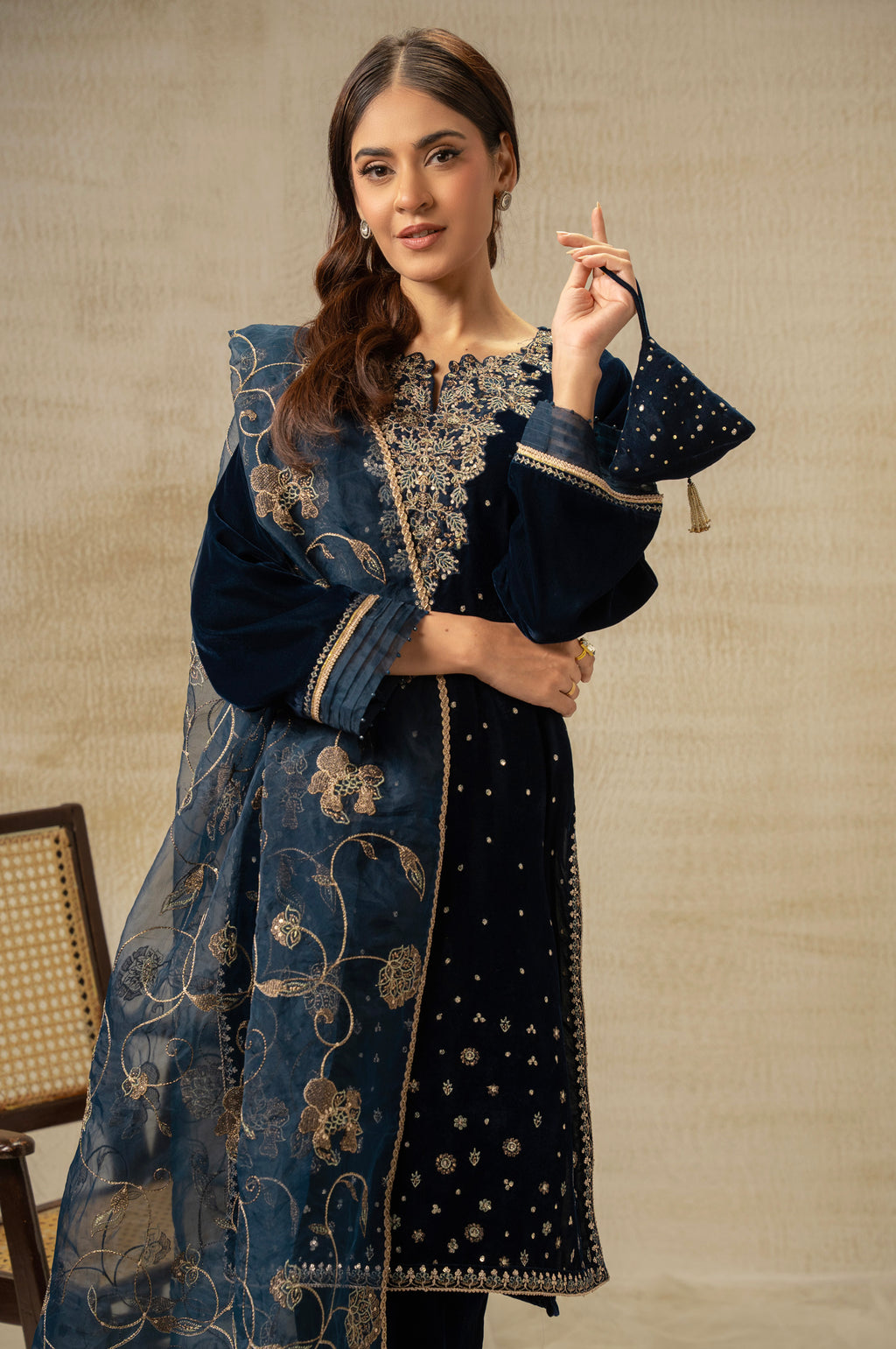 UNSTITCHED EMBROIDERED SUIT
