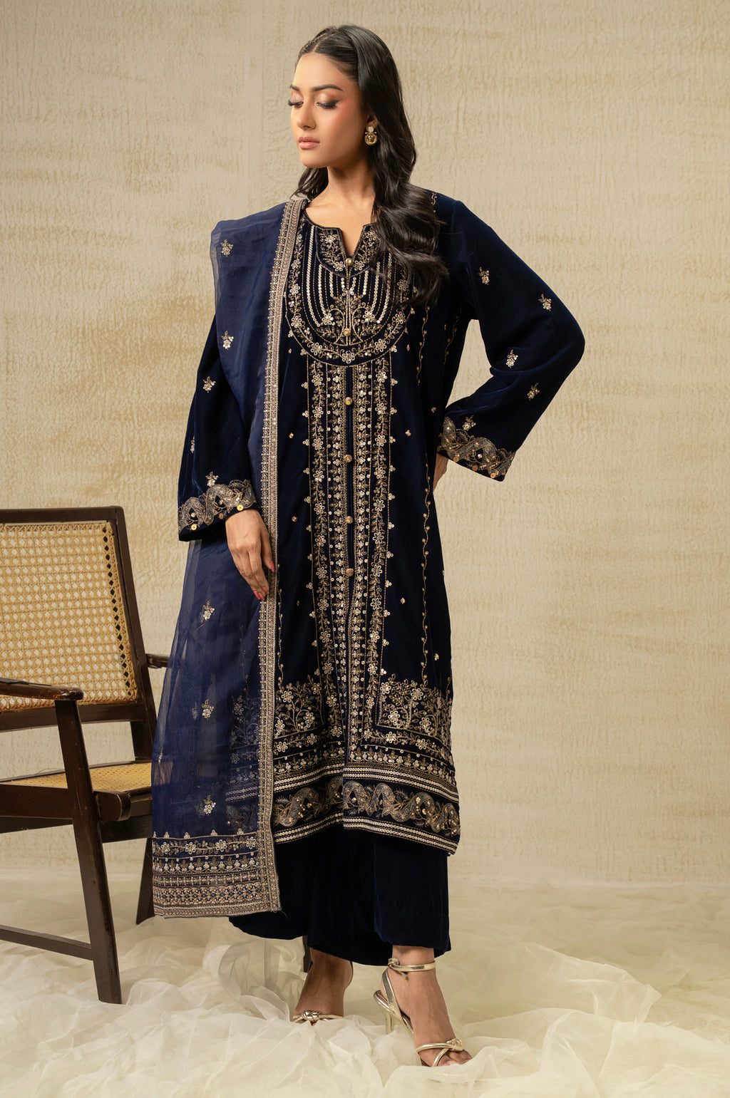 UNSTITCHED EMBROIDERED VELVET SUIT