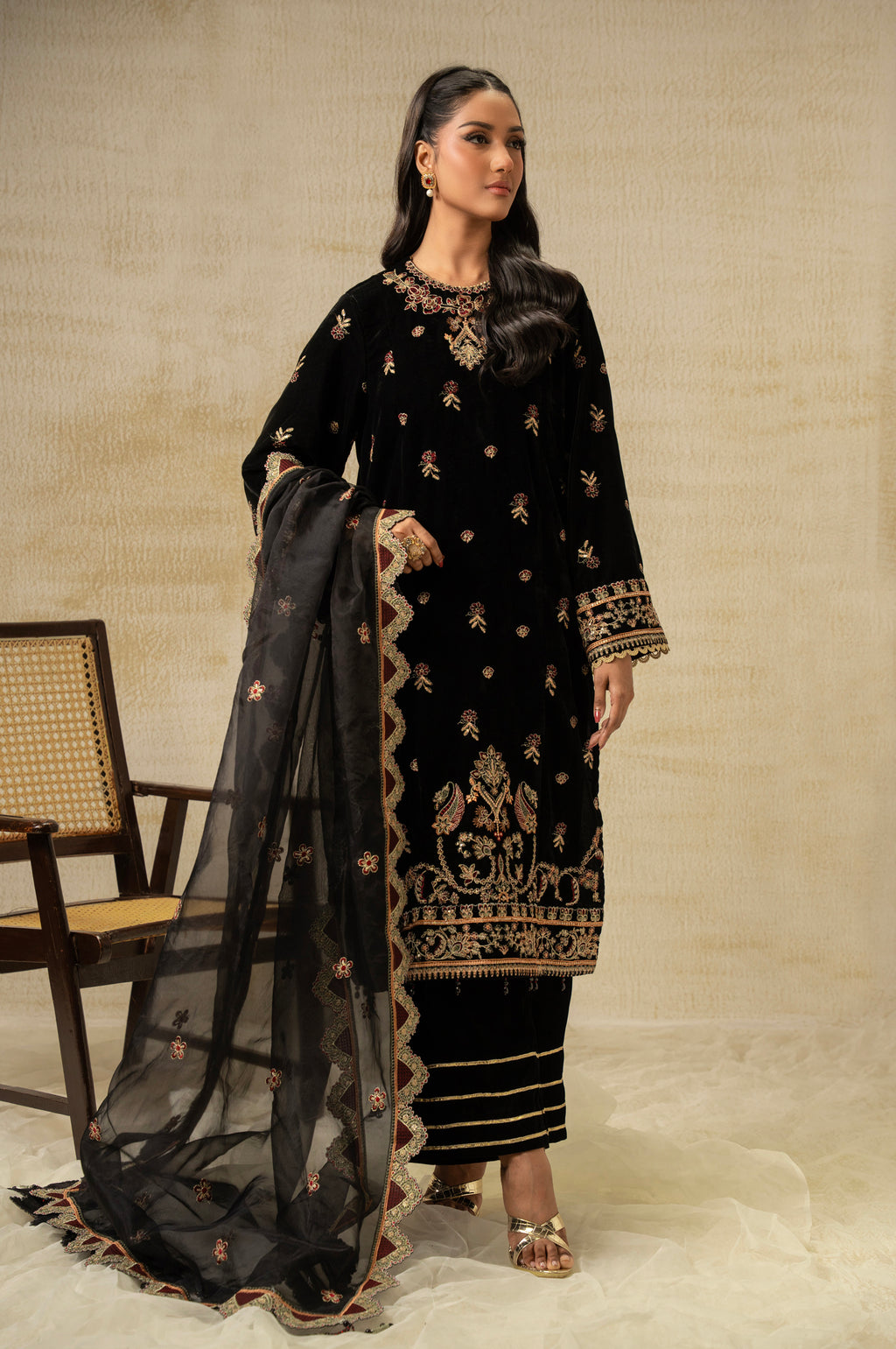 UNSTITCHED EMBROIDERED VELVET SUIT
