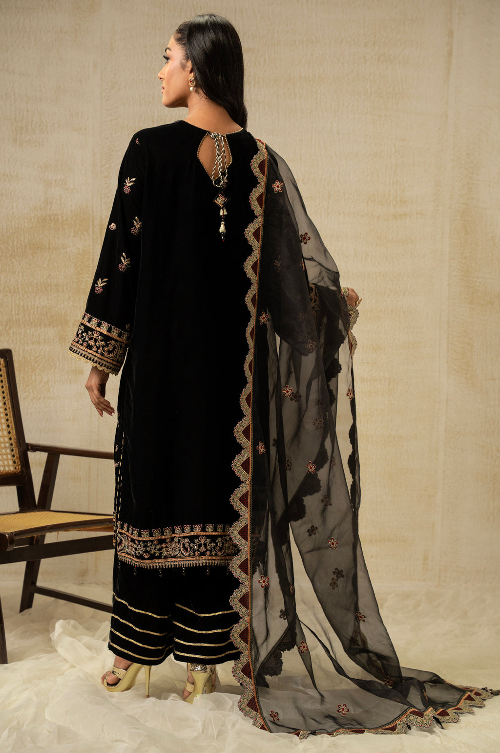 UNSTITCHED EMBROIDERED VELVET SUIT