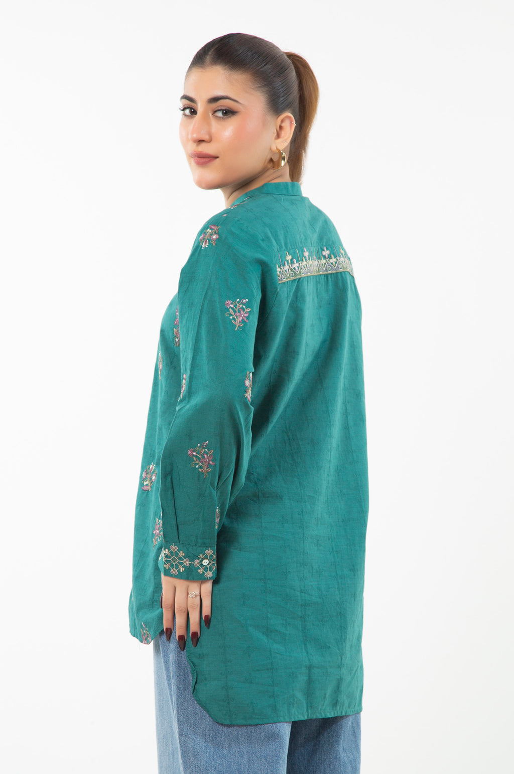 EMBROIDERED DOBBY TOP