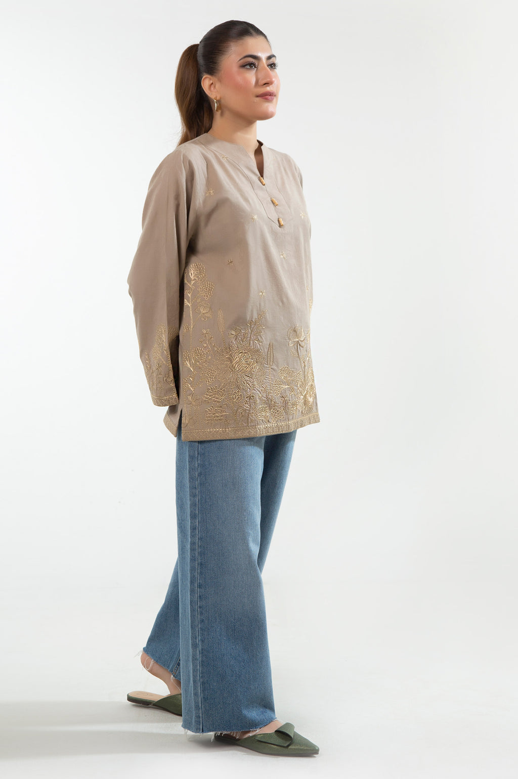 EMBROIDERED DOBBY TOP